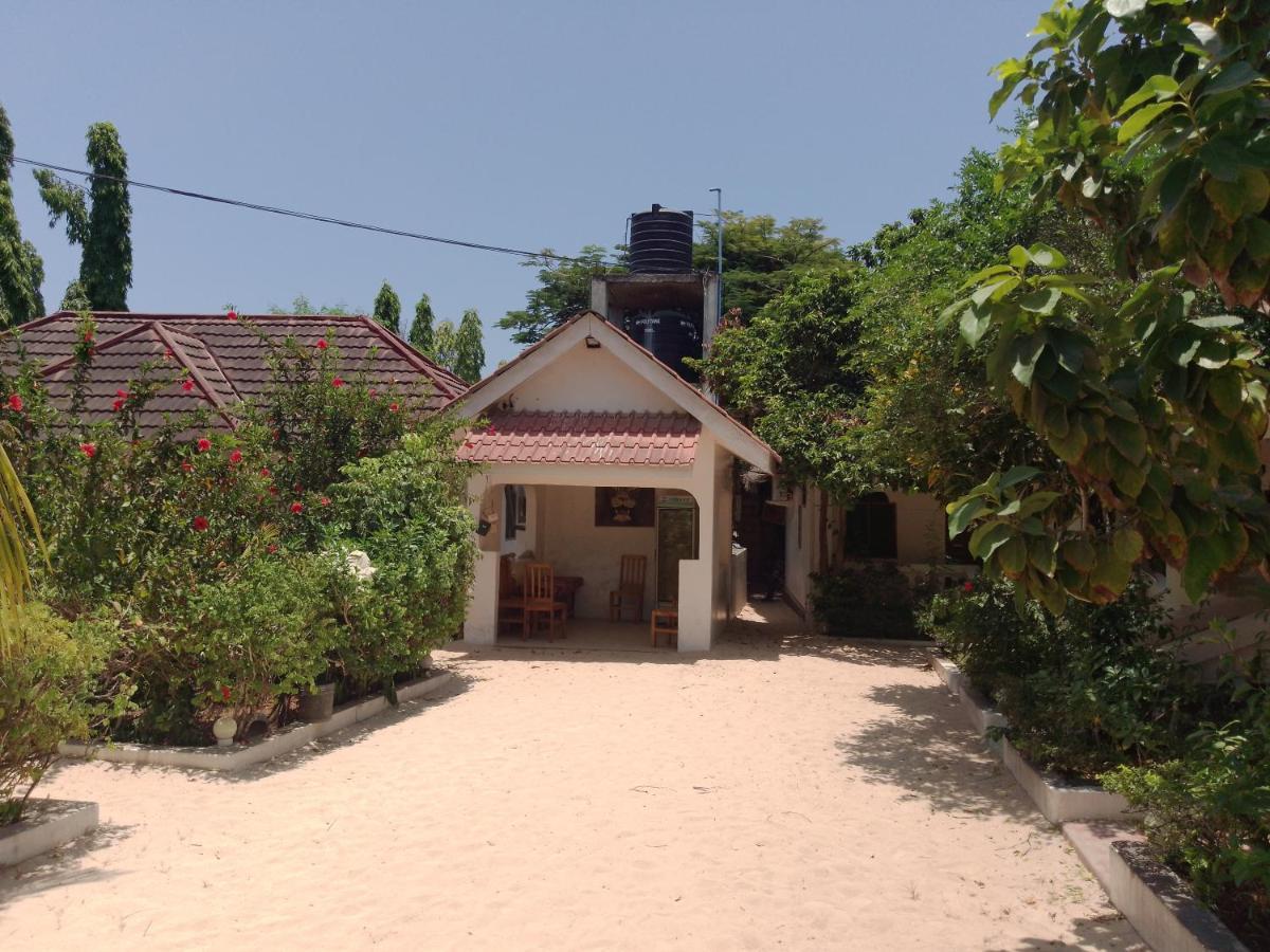 H & H Bungalows Нунгви Экстерьер фото